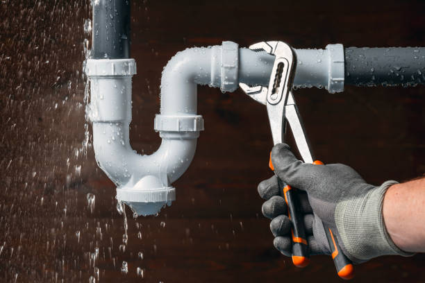 Professional Plumbing technician working in Mountain View, NC